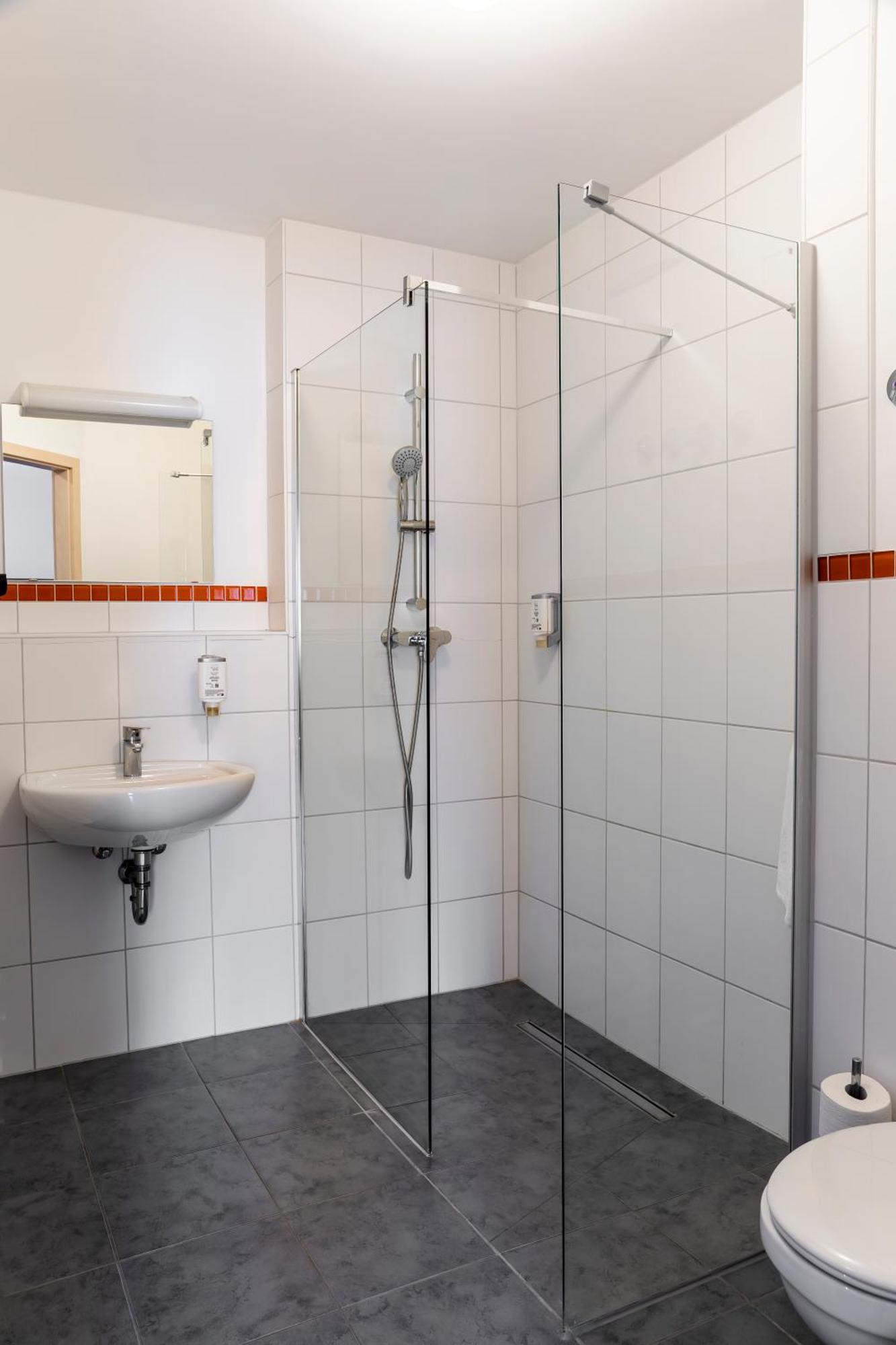 Orange Hotel Und Apartments Neu-Ulm Bagian luar foto